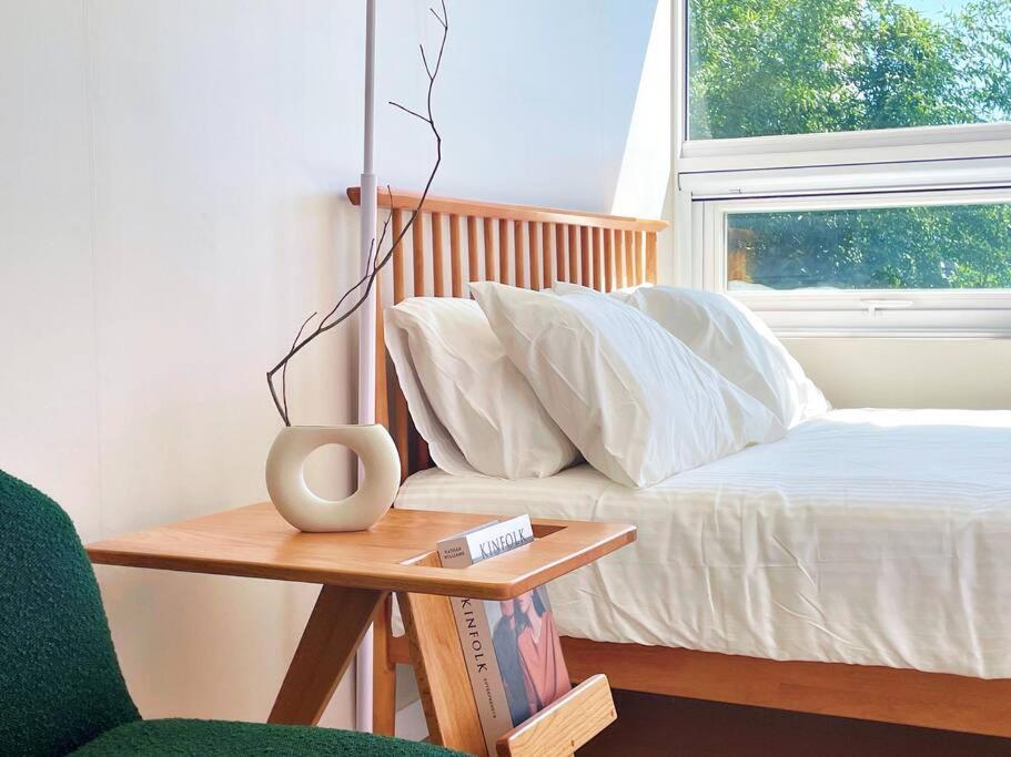 Hongdae, Sinchon, Mangwon, Entire 2nd Floor Apartment *