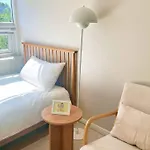 Hongdae, Sinchon, Mangwon, Entire 2Nd Floor