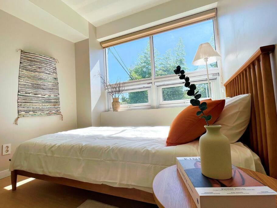 Apartment Hongdae, Sinchon, Mangwon, Entire 2nd Floor Seoul