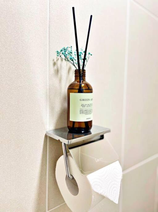 Hongdae, Sinchon, Mangwon, Entire 2nd Floor Apartment