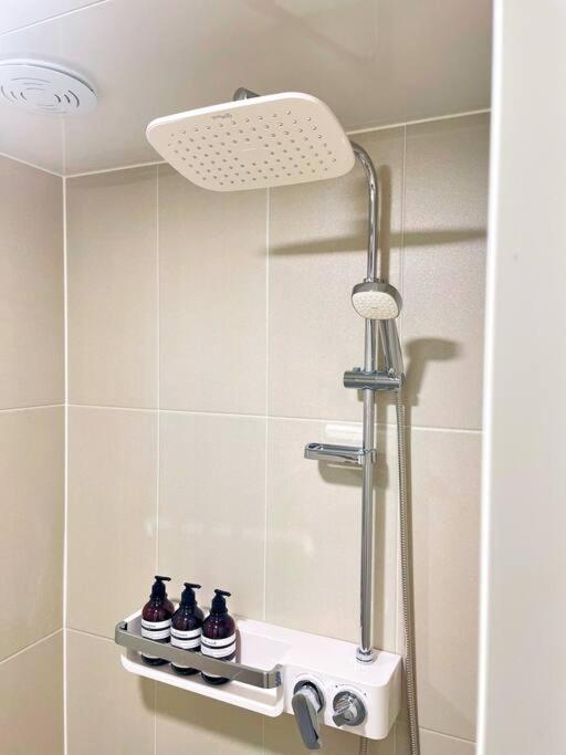 Hongdae, Sinchon, Mangwon, Entire 2nd Floor Seoul