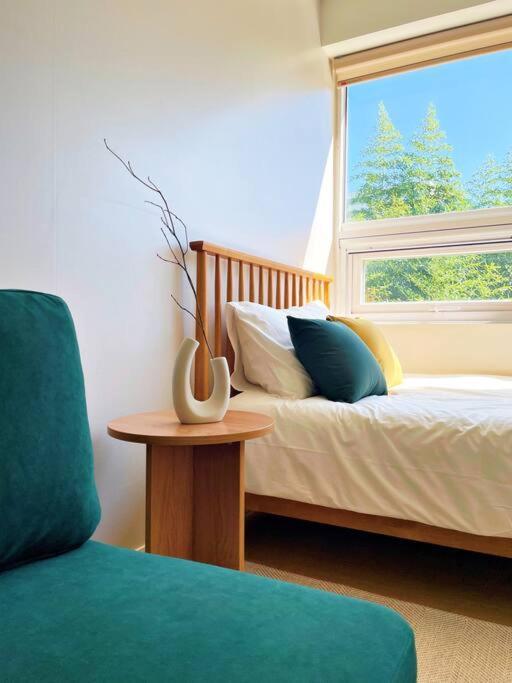 Hongdae, Sinchon, Mangwon, Entire 2nd Floor Seoul